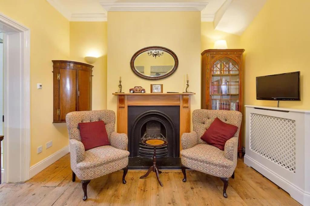 Windsor/Legoland/Ascot Charming 3Br Home In Centre Exterior photo