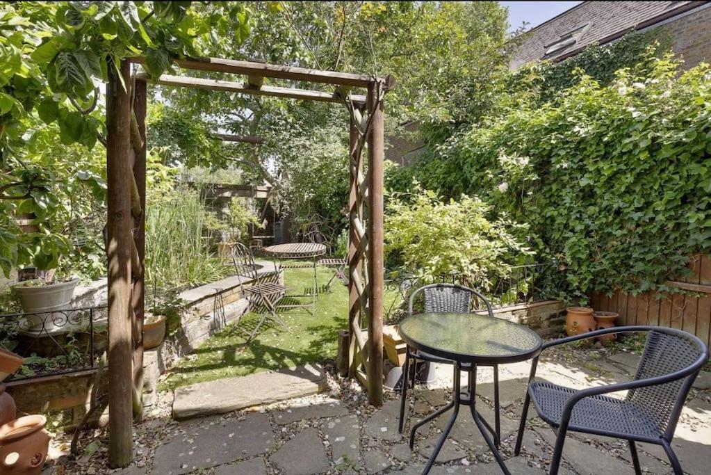 Windsor/Legoland/Ascot Charming 3Br Home In Centre Exterior photo