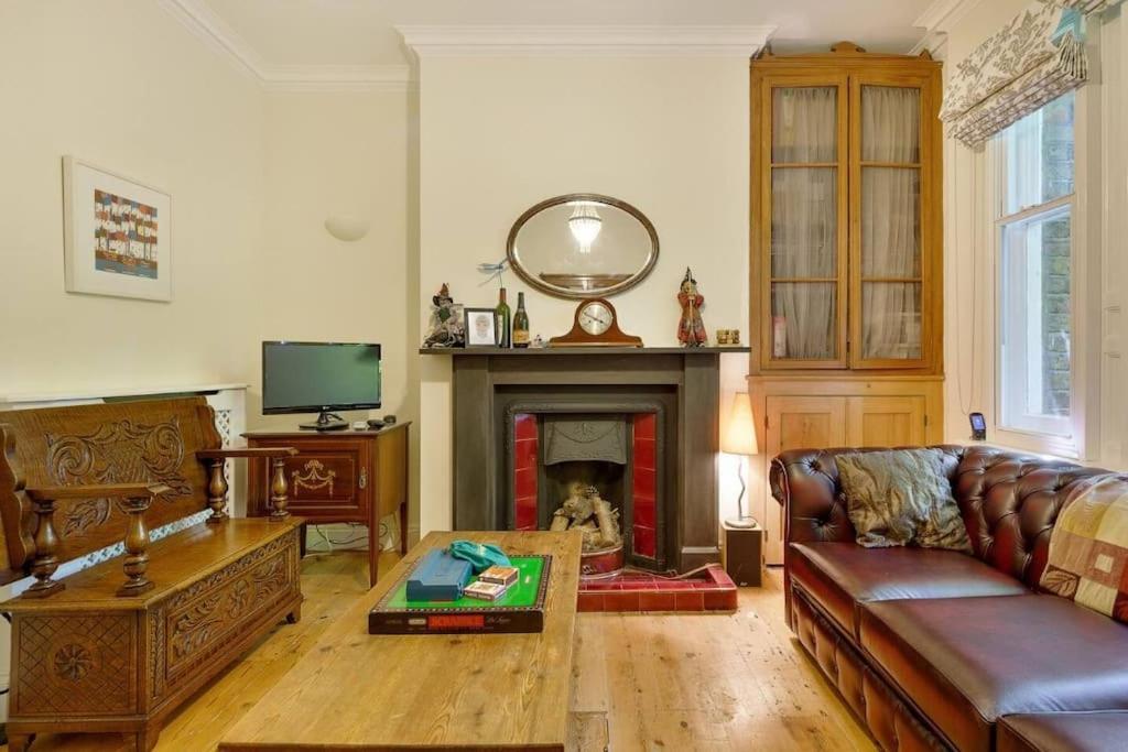 Windsor/Legoland/Ascot Charming 3Br Home In Centre Exterior photo